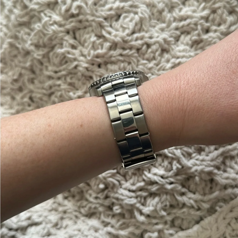 GUESS Watch - Picture 6 of 9